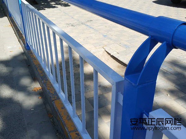 道路護欄圍欄圖片