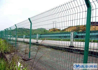 高速護(hù)欄網(wǎng)