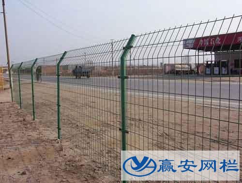 公路護(hù)欄網(wǎng)價(jià)格