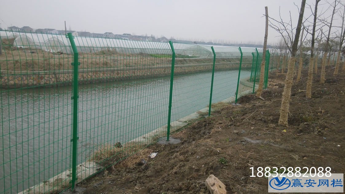 鐵絲圍欄網(wǎng)