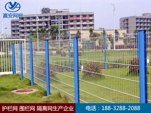 鐵絲網(wǎng)圍欄 鐵絲網(wǎng)圍欄