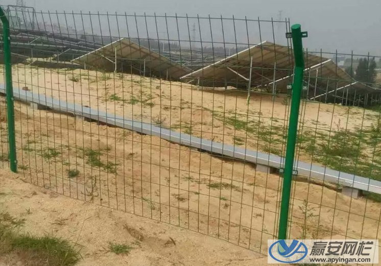 鐵絲網(wǎng)圍欄