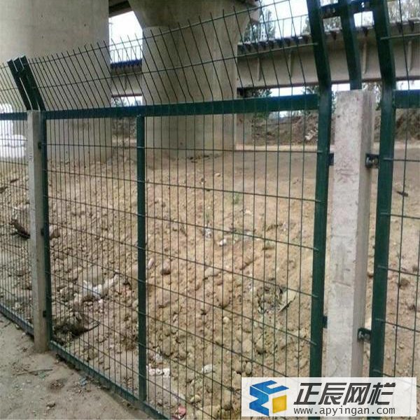 鐵路線路防護柵欄