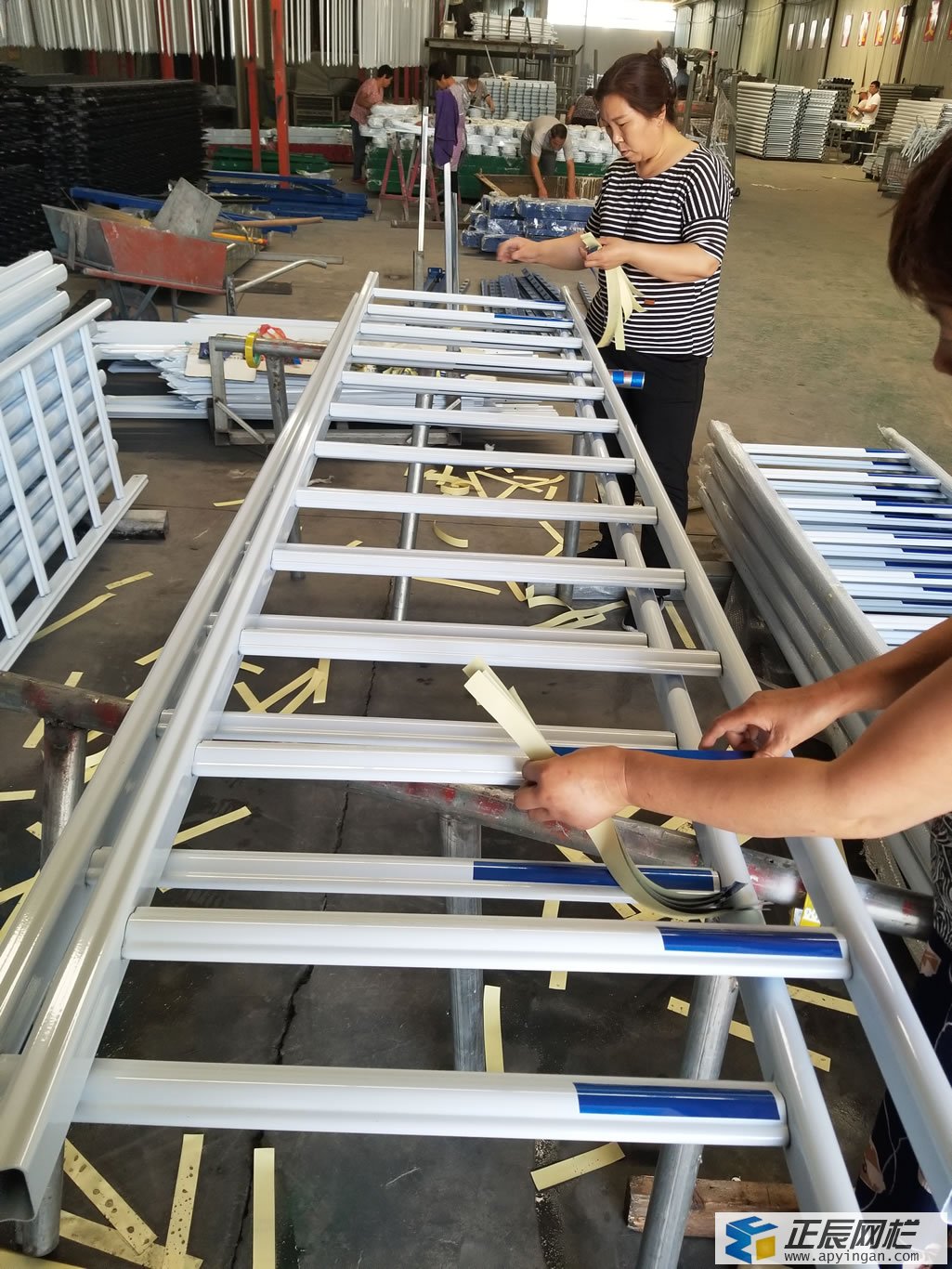 西安馬路護(hù)欄