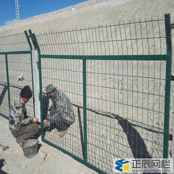 鐵路護欄網的安裝施工