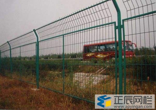 高速護(hù)欄網(wǎng)在安裝時(shí)注意事項(xiàng)