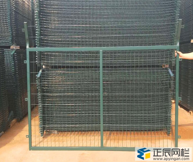 鐵路護(hù)欄網(wǎng)照片