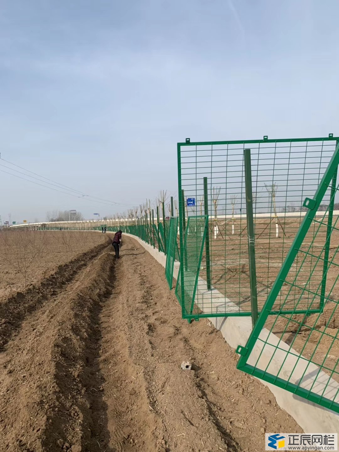 框架護(hù)欄網(wǎng)安裝