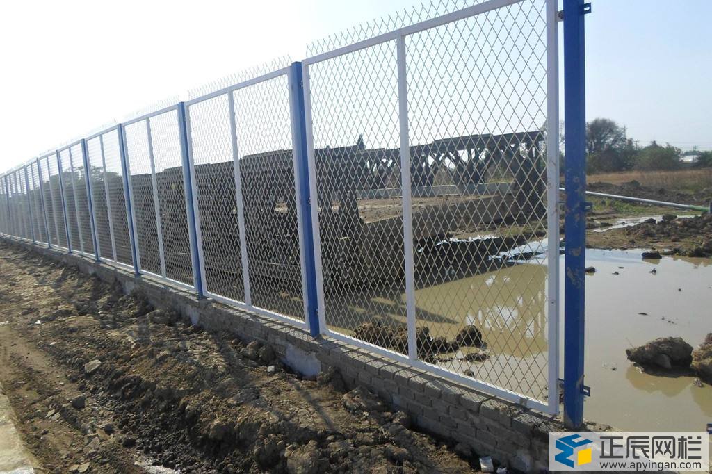 水源地框架護欄網