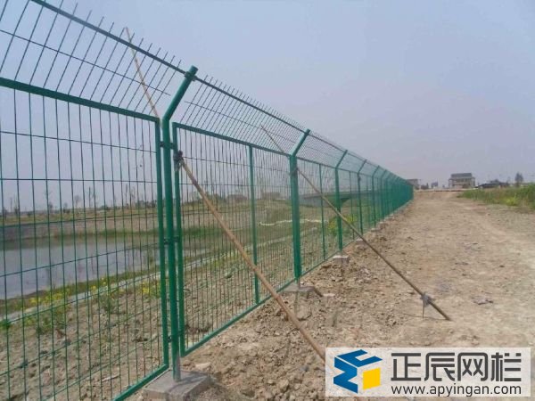 水源地框架護欄網