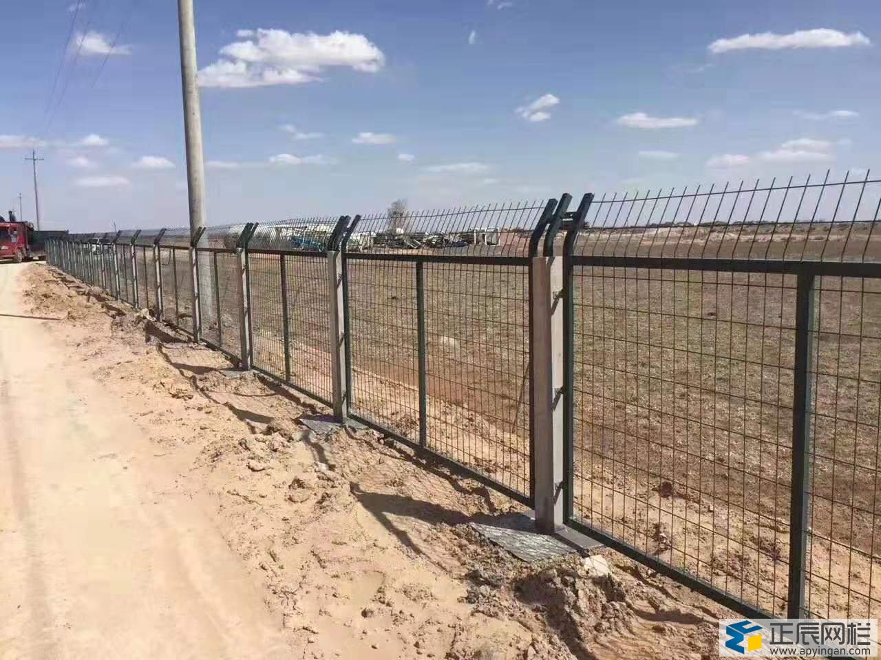 鐵路沿線防護柵欄