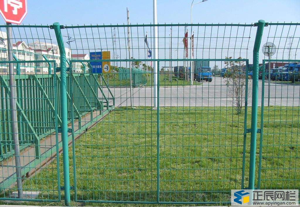 公路護欄網(wǎng)