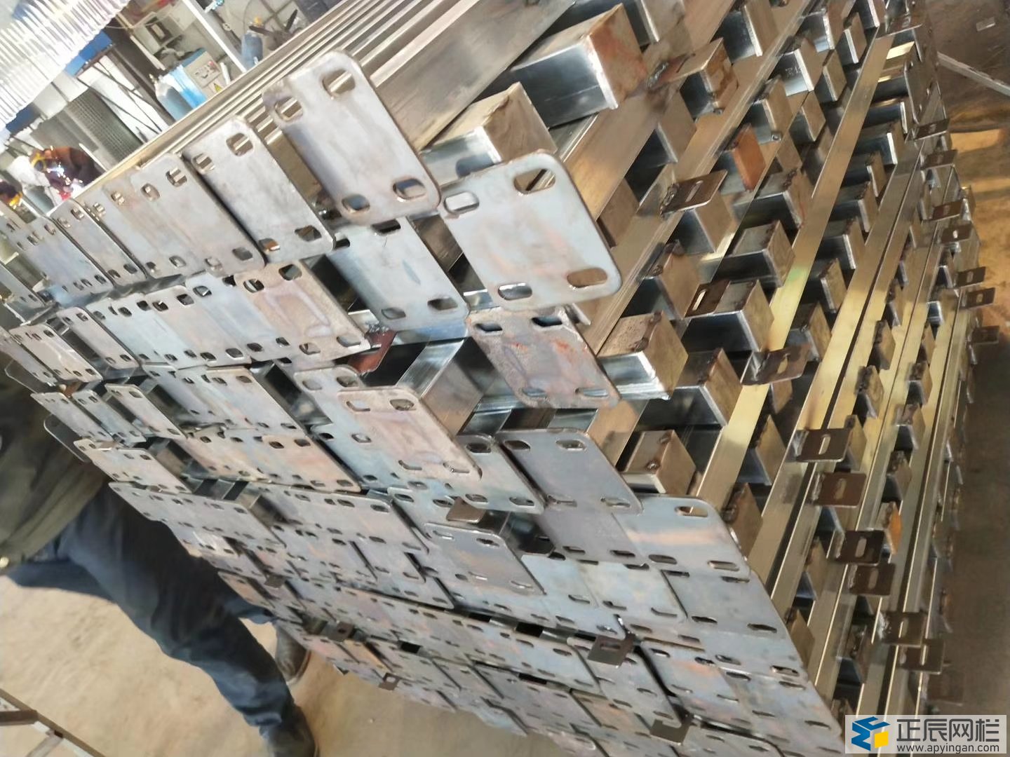 基坑護(hù)欄的護(hù)欄牢固么