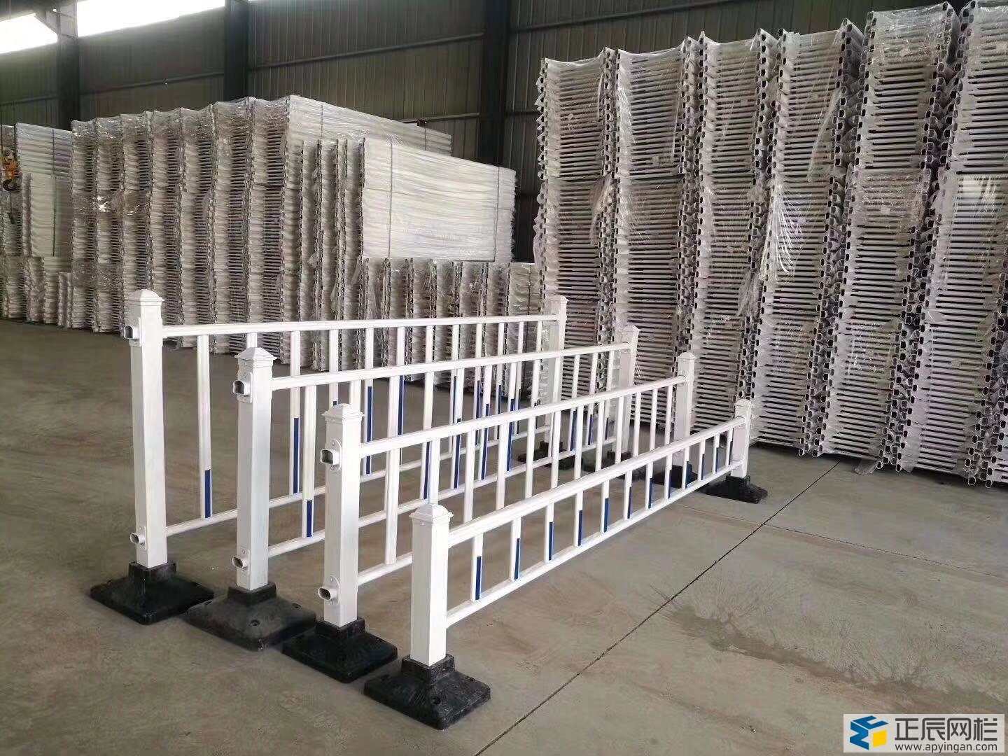 市政道路隔離護欄常見規格