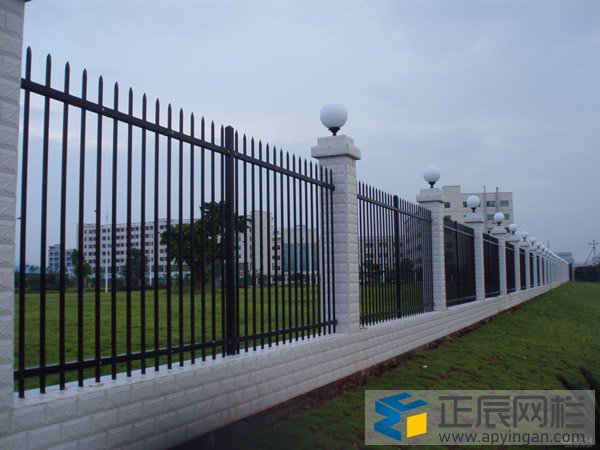 小區(qū)圍墻護(hù)欄