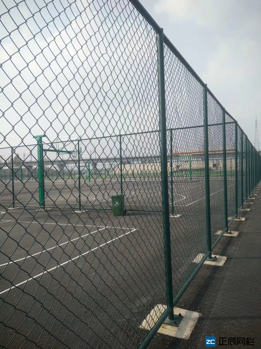 籃球場護(hù)欄網(wǎng)多少錢